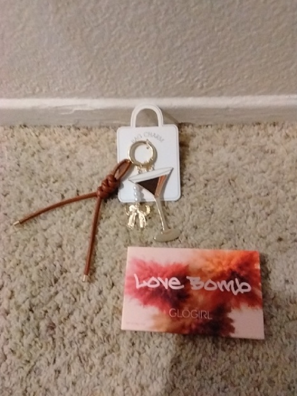Margarita and faux leather knot tie Keychain and GLOGIR eyeshadow pallet